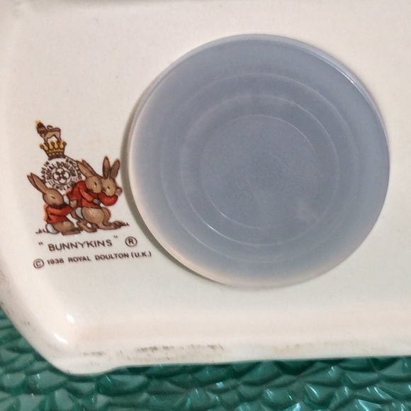 Royal Doulton Bunnykins Bunny Maid Book Bank - Picture 6 of 7